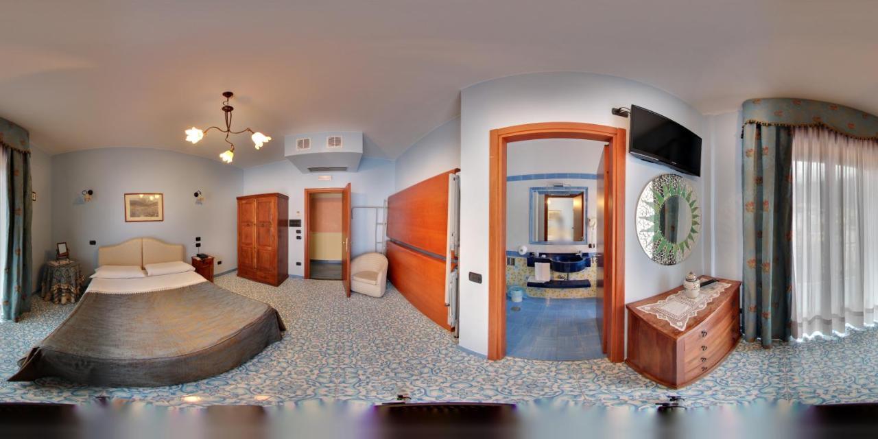 Hotel Paradiso Castellammare di Stabia Exteriör bild
